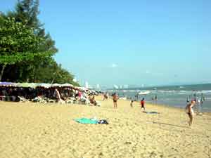 Jomtien Beach Devant Tientong